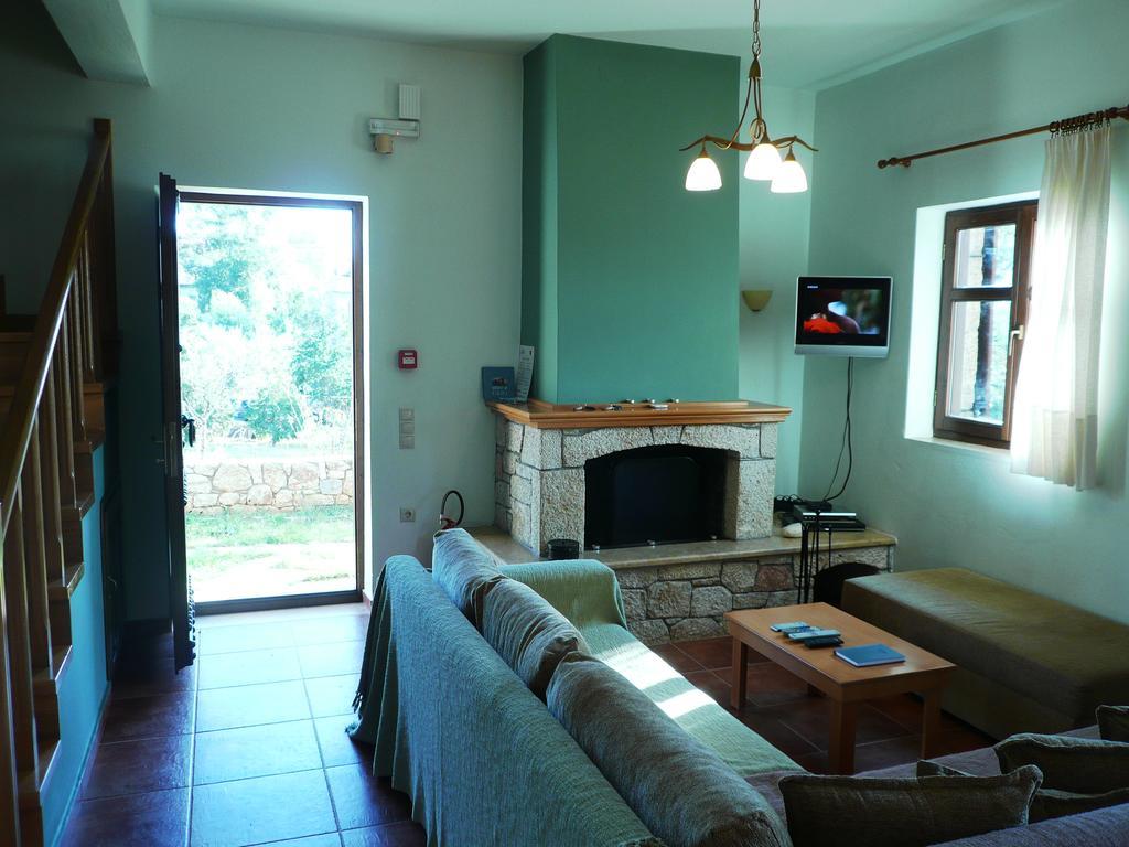 Maison Viros Kardhamili Rum bild